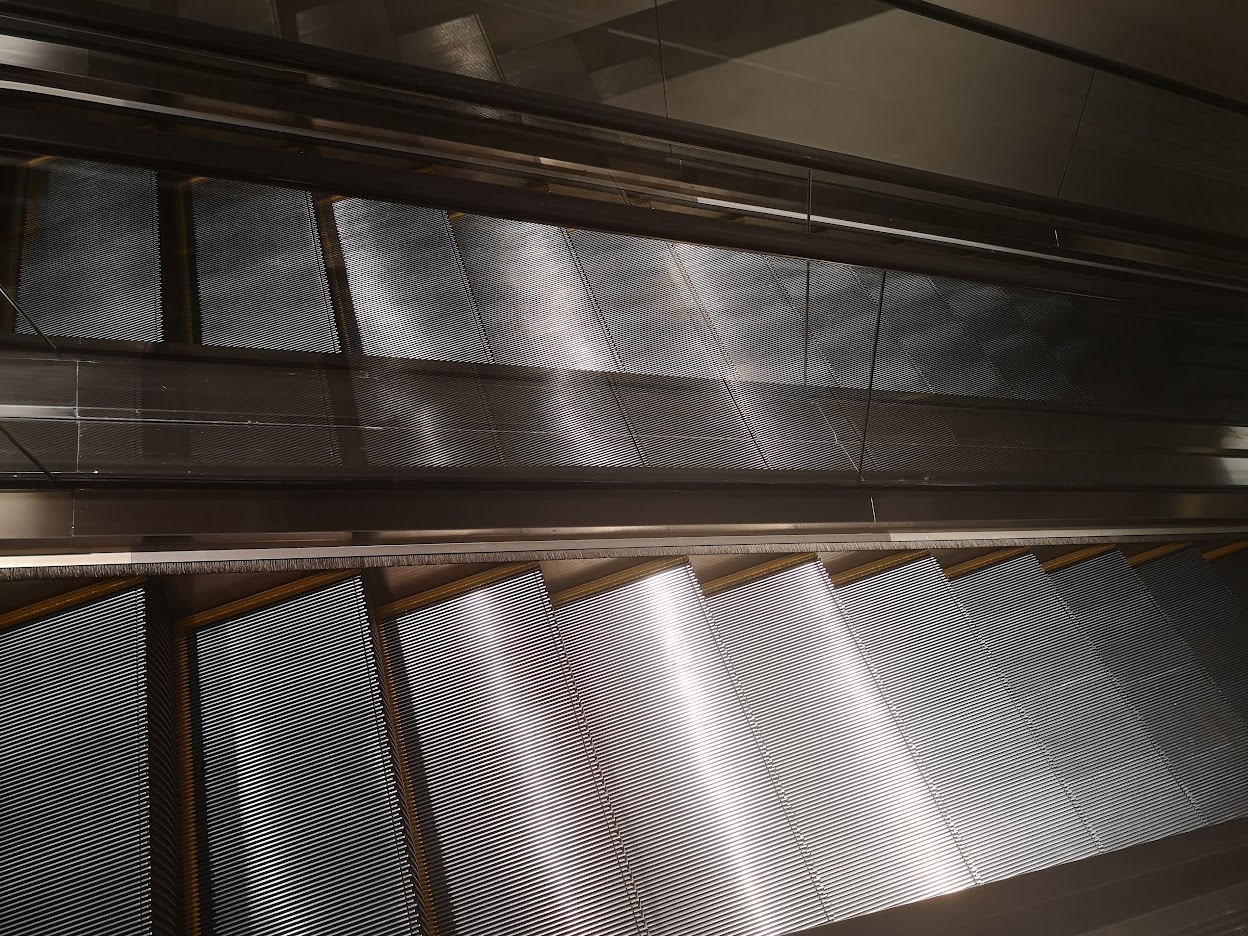 escalator